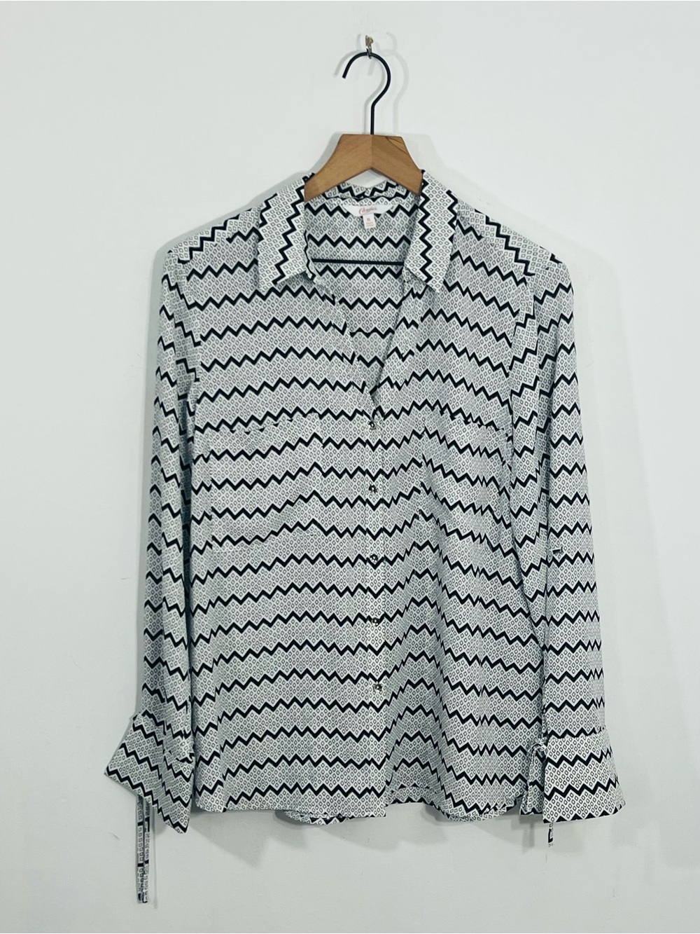 Candie's Chevron V Neck Button Down V Neck Tie Cuff Slit Sleeve Light Weight XL